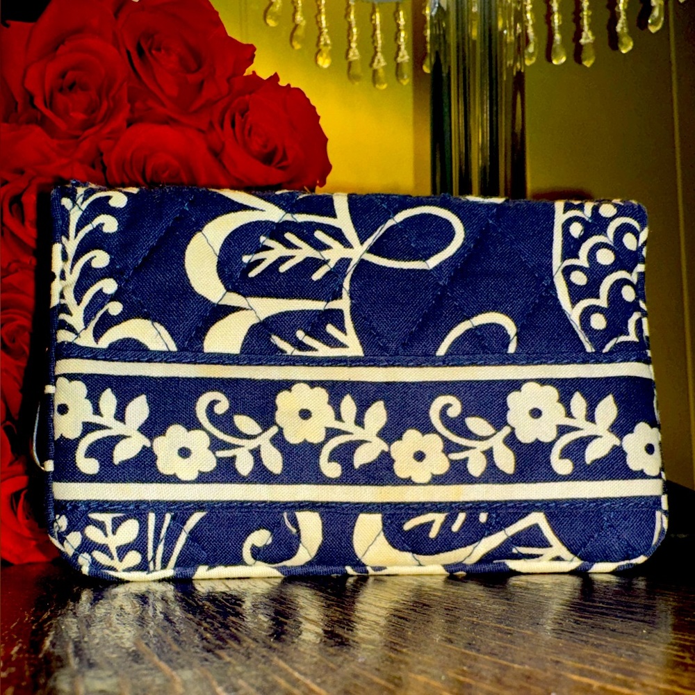 2 for $10 EUC Vera Bradley Twirly Birds Navy & White Wallet Billfold with chain